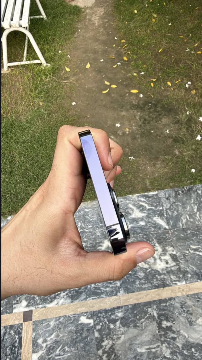 Apple iPhone 14 Pro Max 3