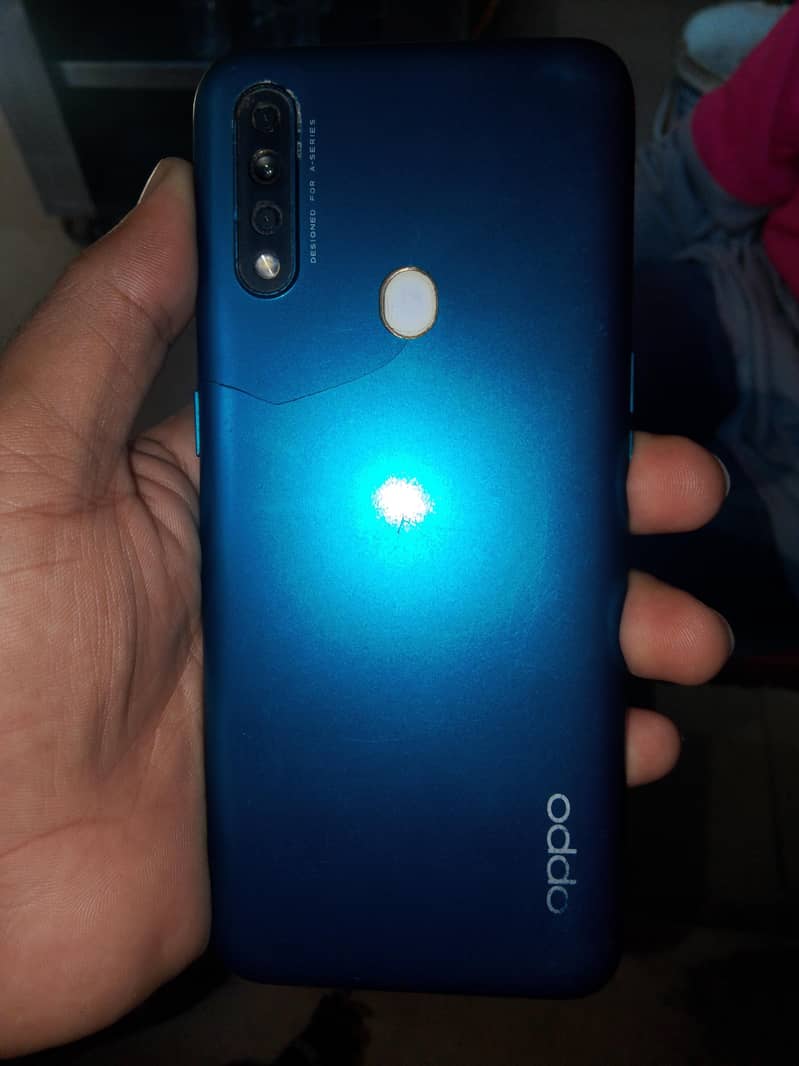 OPPO A31 0