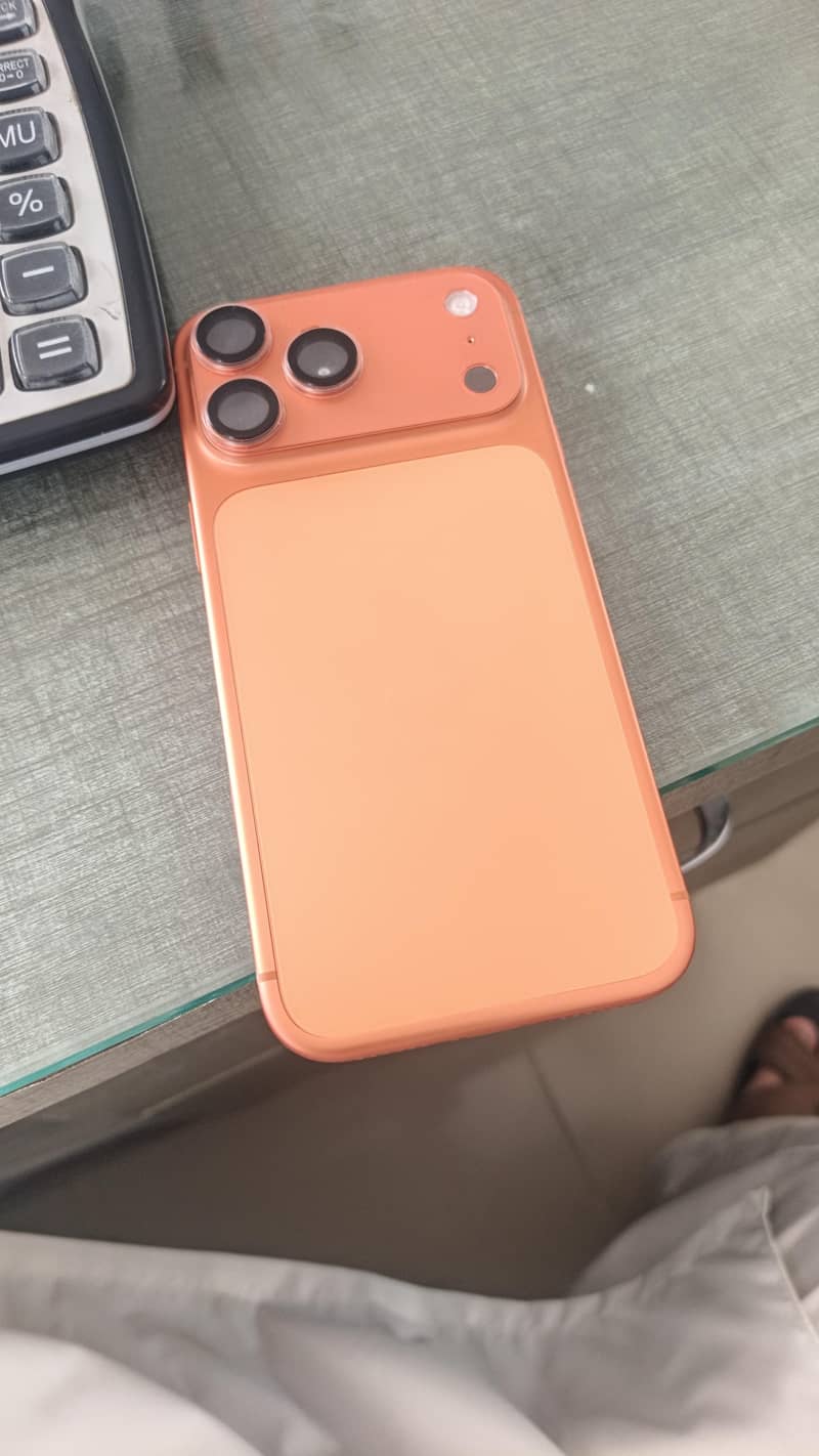 Apple iPhone 17 Pro Max 3