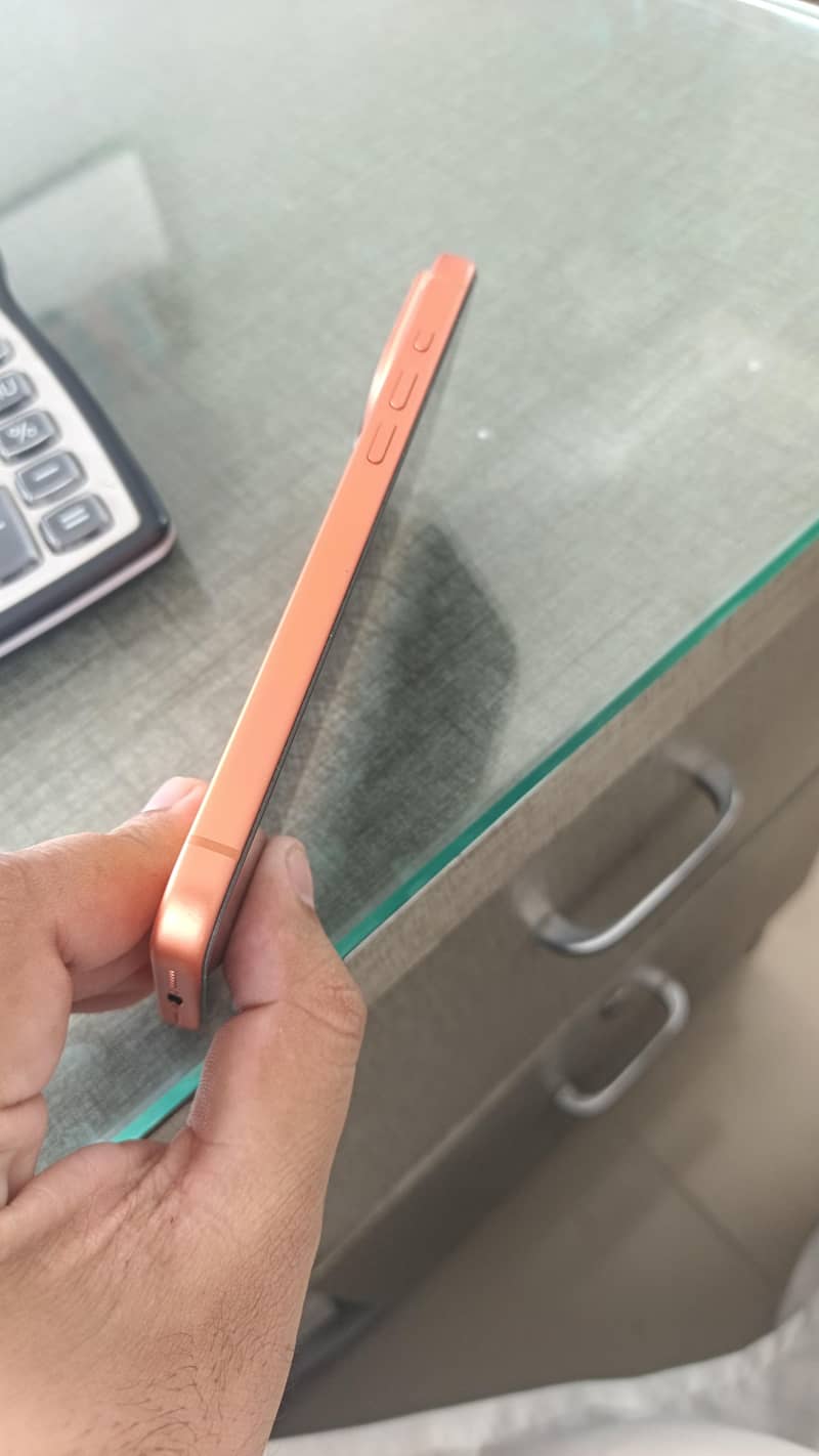 Apple iPhone 17 Pro Max 4