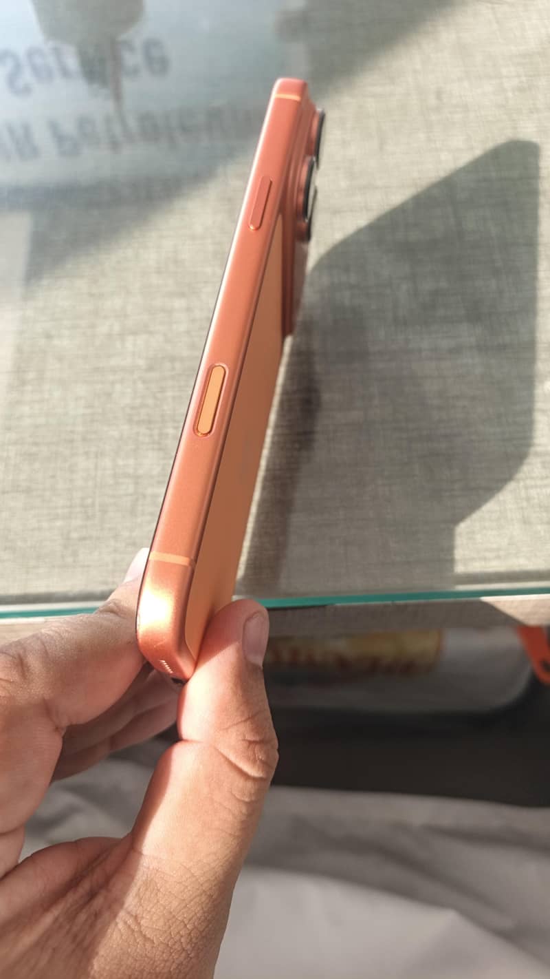 Apple iPhone 17 Pro Max 6