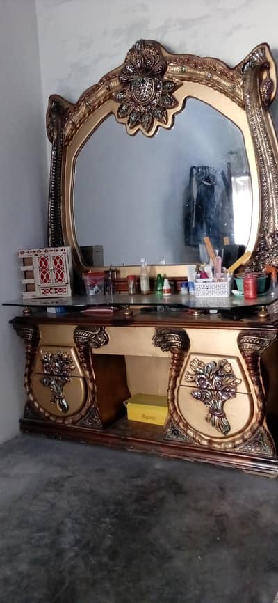 dressing mirror