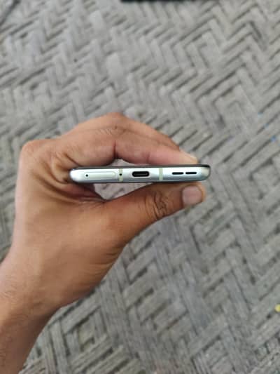 One Plus 9R 12/256 Pta a exchange bhe ho jaya ga
