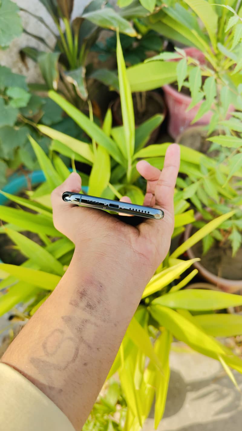 iPhone 11pro max 4