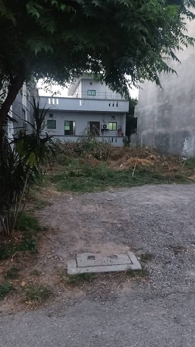 5 Marla Ideally Located Plot For Sale In G15/3