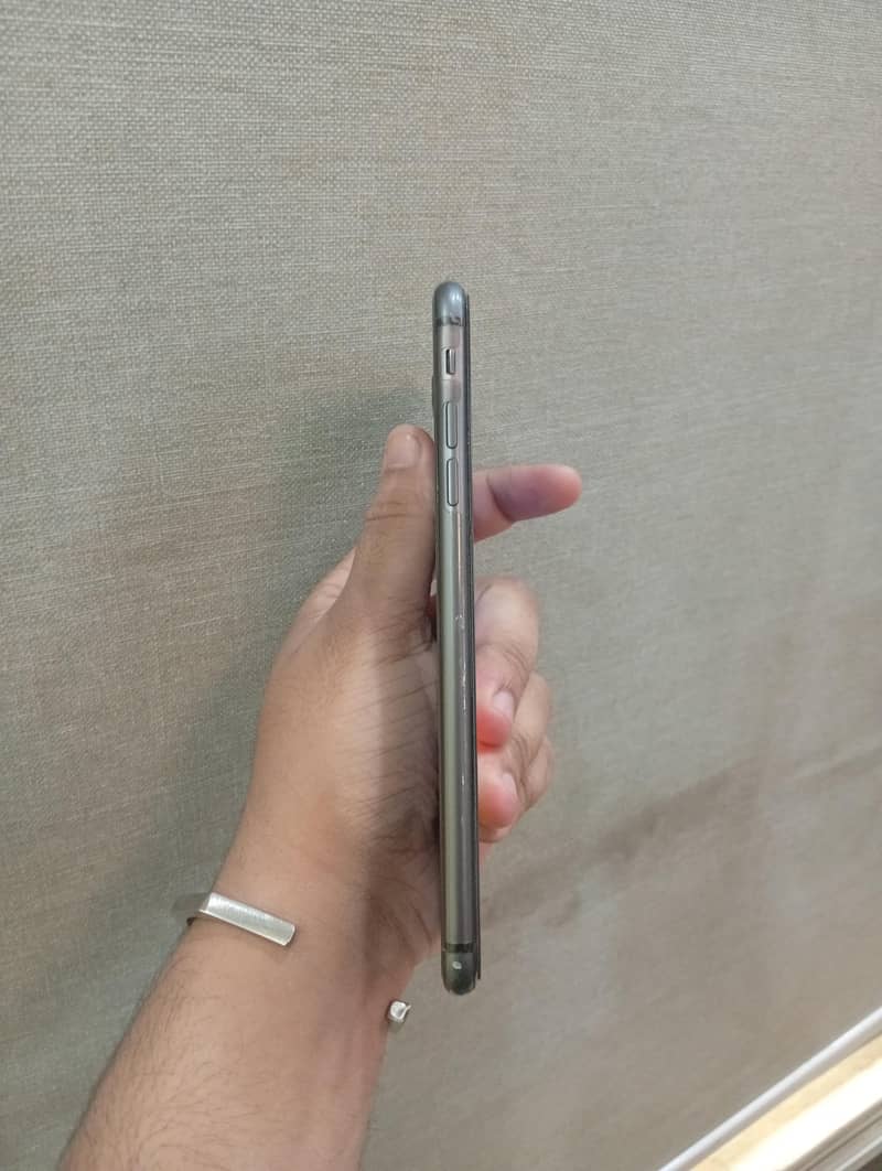 Apple iPhone 8 Plus 2