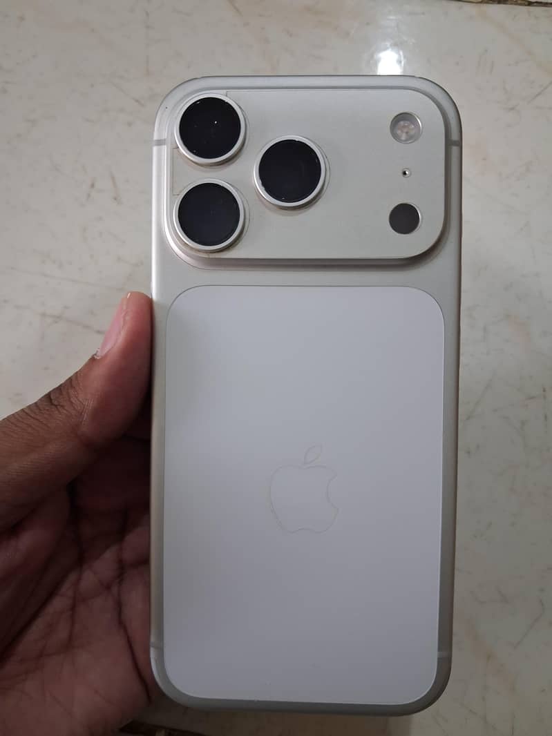 Apple iPhone 17 Pro 0