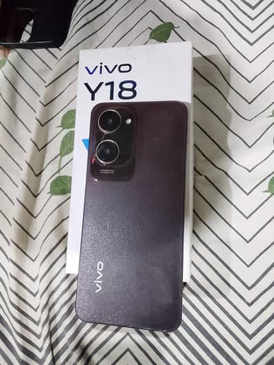 vivo y 18 4+4 128 gb glass breke +923086617492