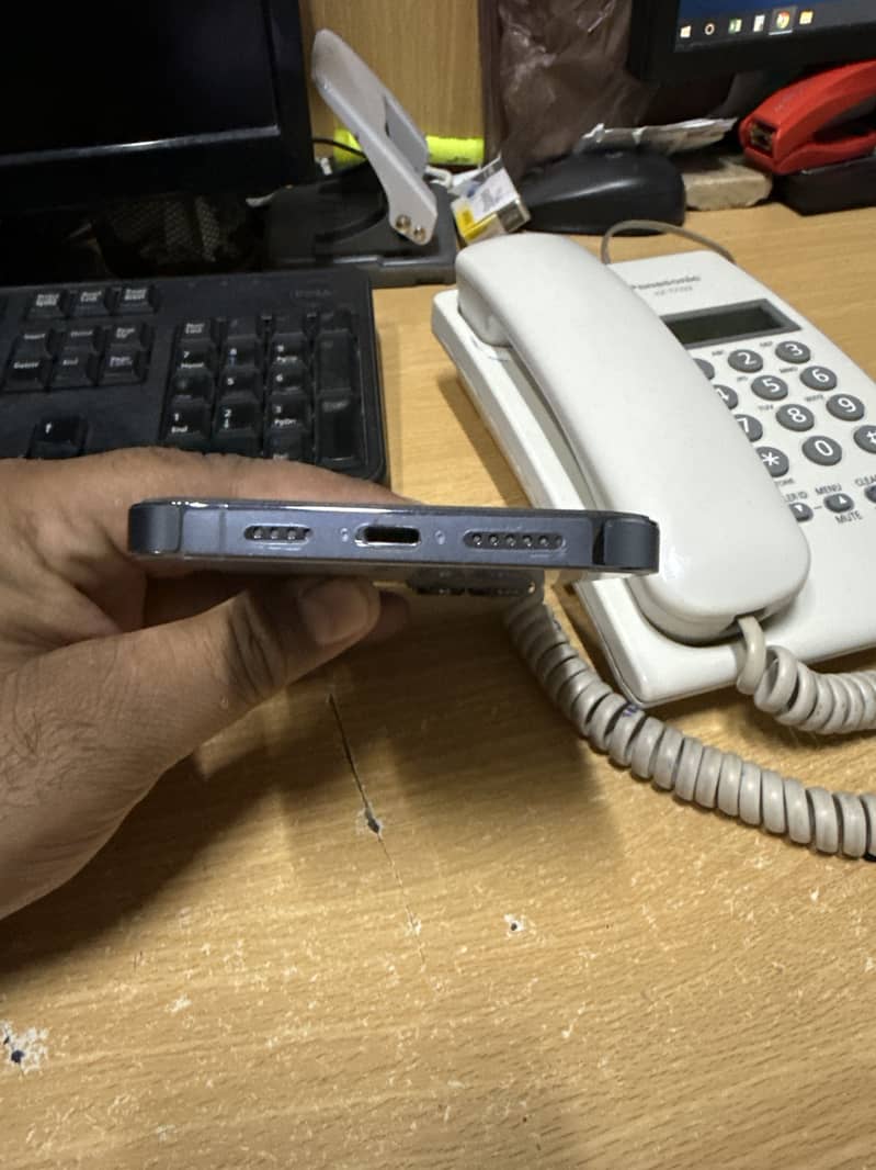 Apple iPhone 13 Pro Max 2