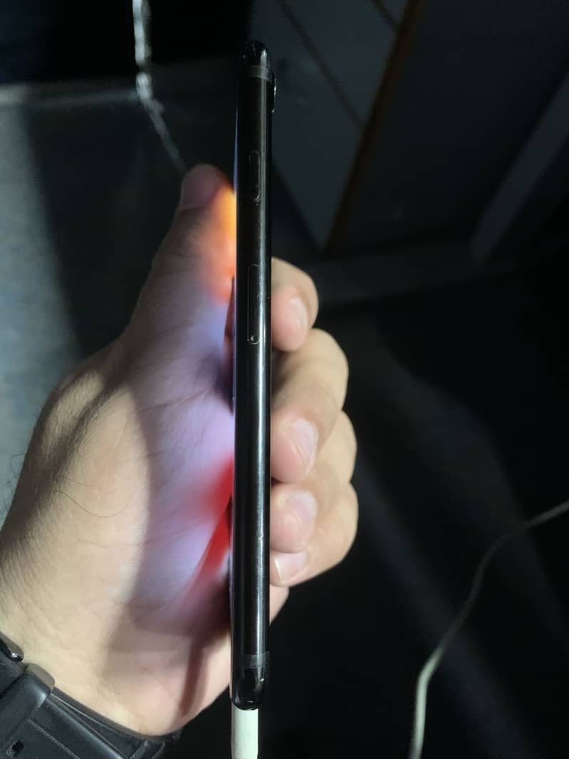 Apple iPhone 7 2