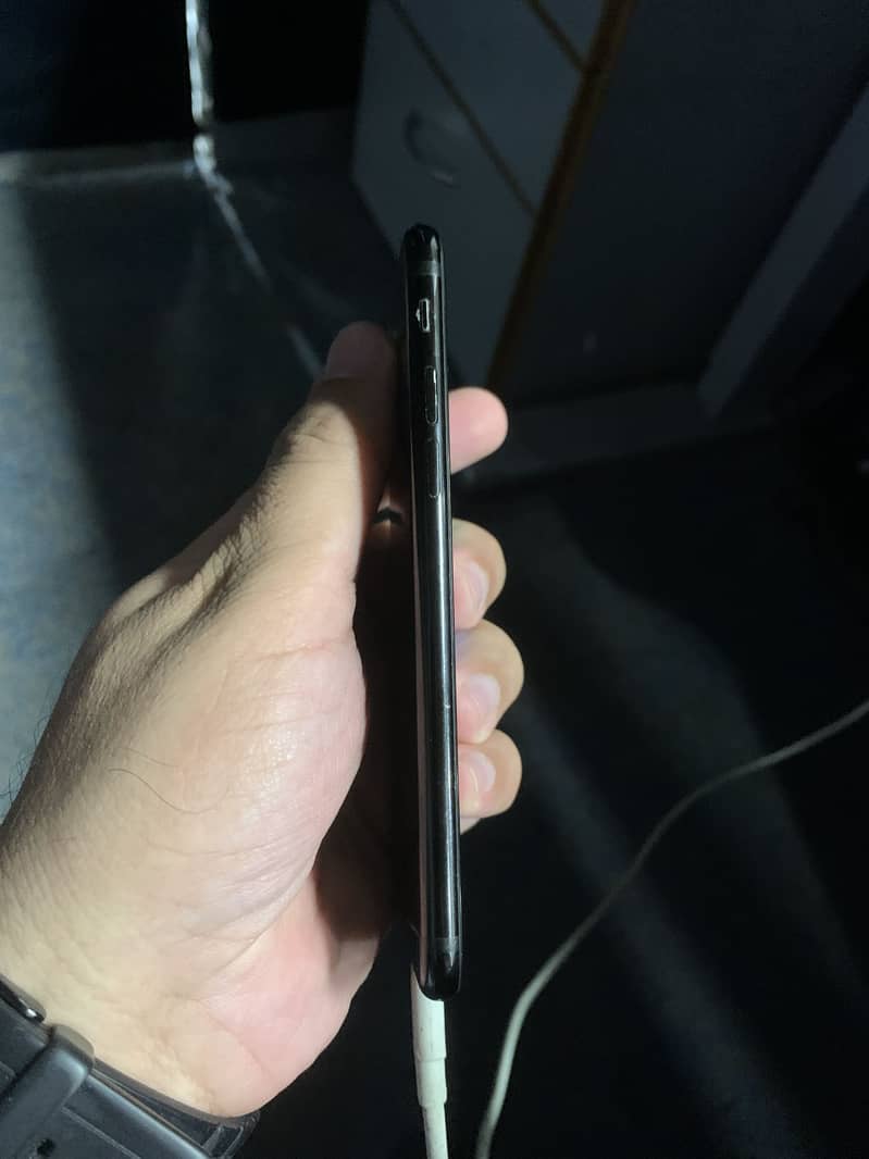 Apple iPhone 7 3