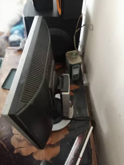 8RAM 128Storage is number pr rabta karain 03199446287 wahtsapp