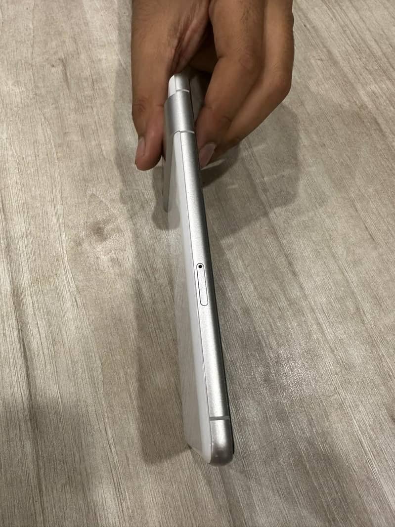 Google Pixel 7 4