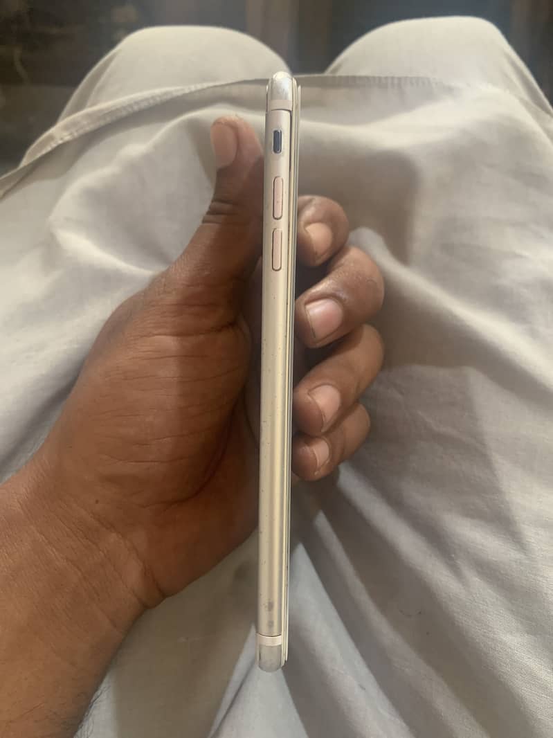 Apple iPhone 7 Plus 2