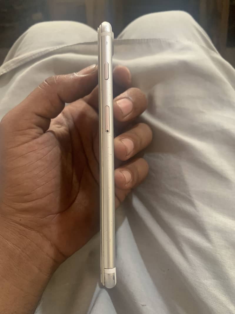 Apple iPhone 7 Plus 3