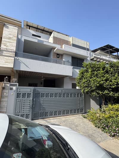 10 Marla well maintained and good constructed house is available for sale at block D D-17
