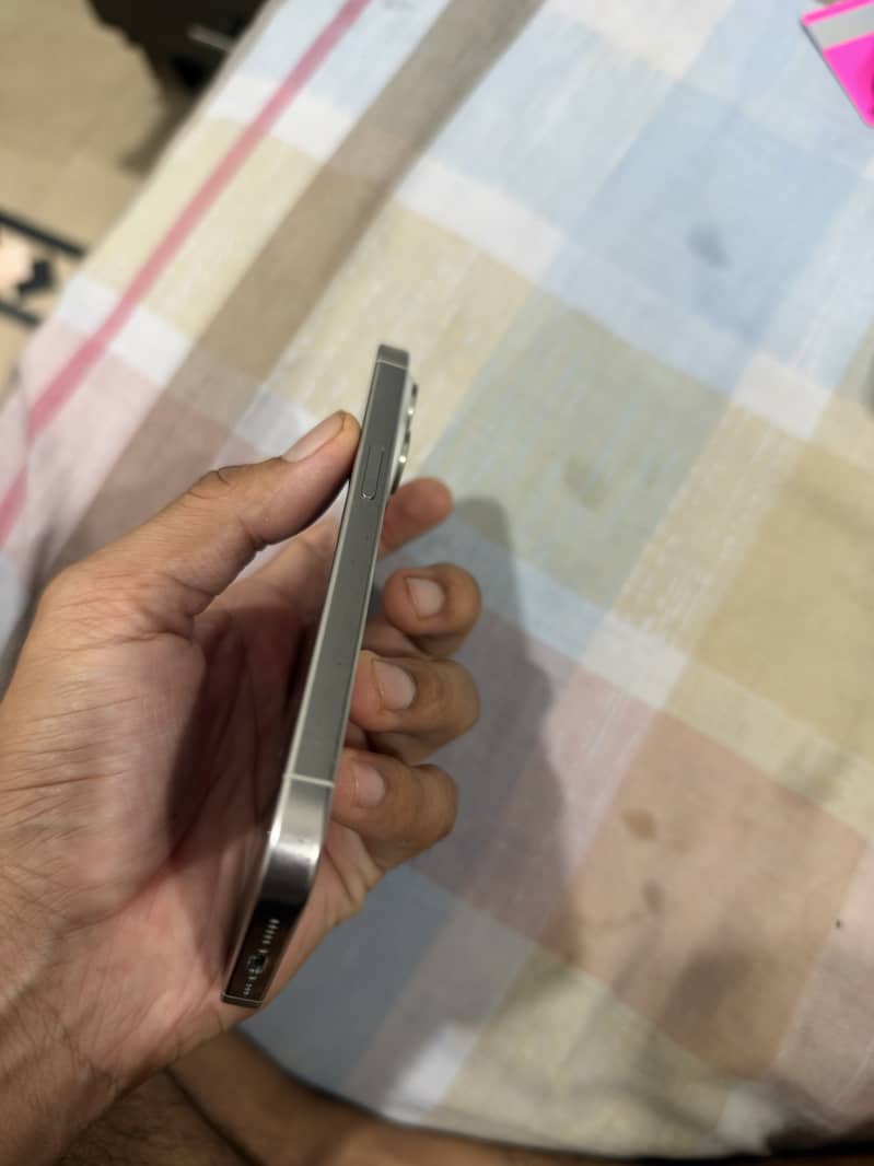 Apple iPhone 15 Pro 1