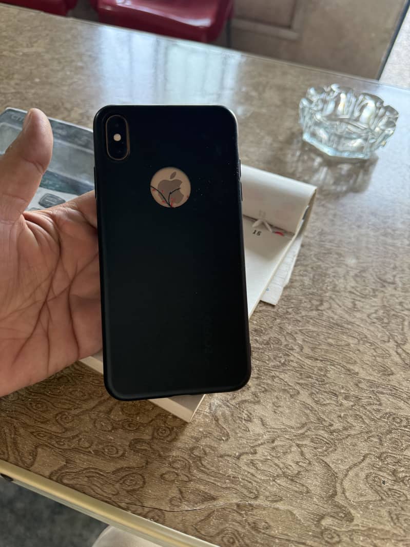iPhone XS Max 7
