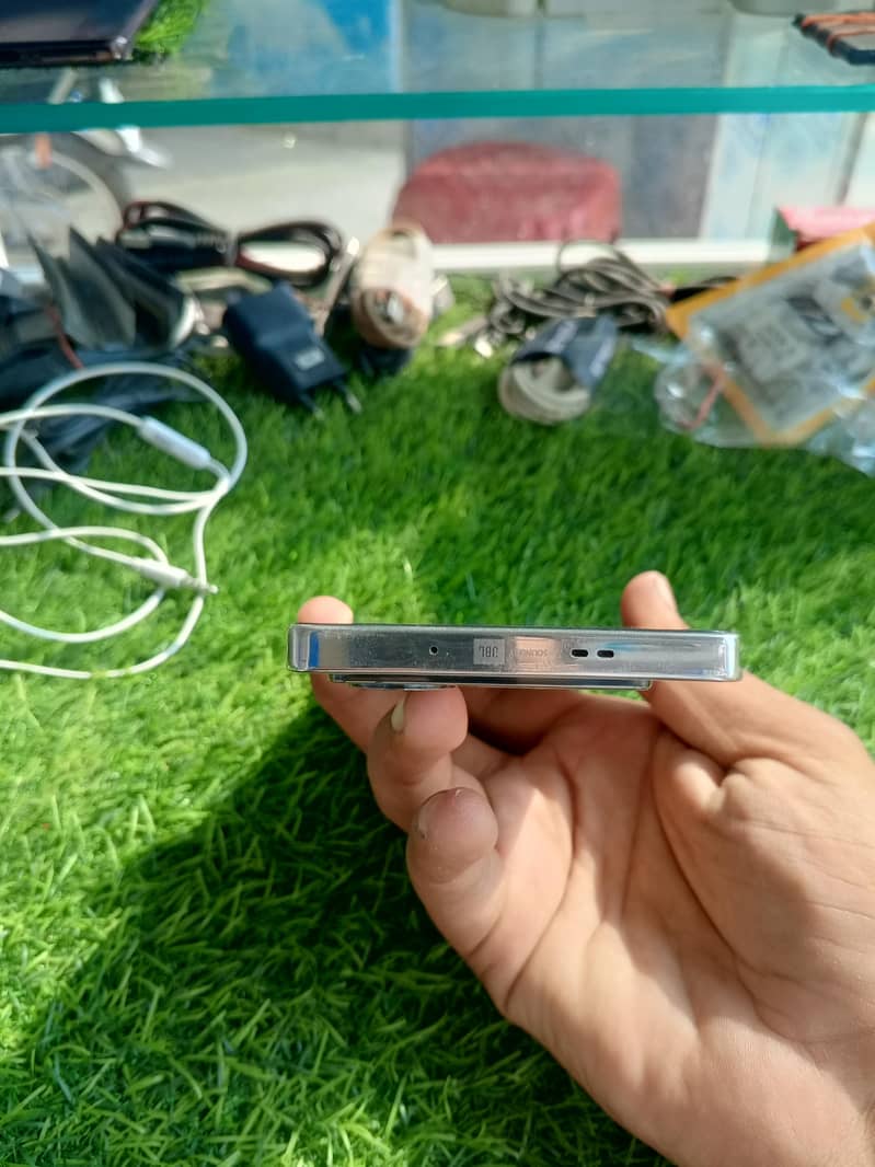 Infinix Note 40 4