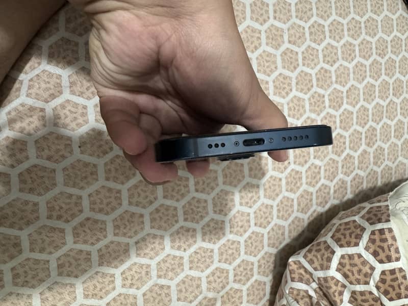 Apple iPhone 13 1