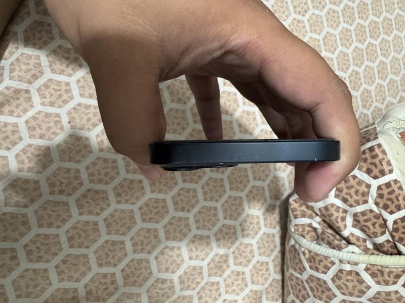 Apple iPhone 13 4