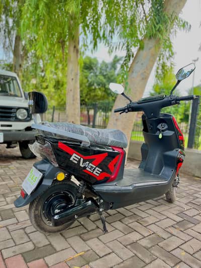 Electric scooty