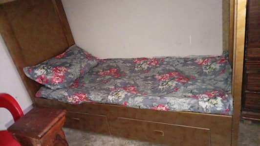 v good  condition, majbor  lady hai urgent sale krna chati hai mett ni