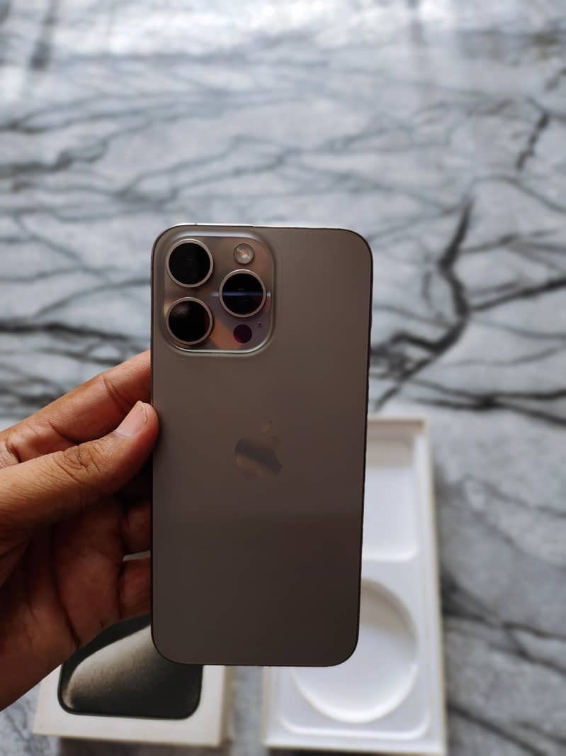 Apple iPhone 15 Pro Max 2