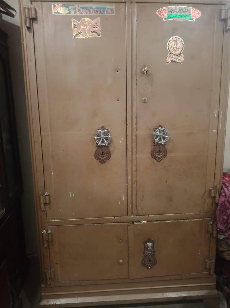 iron solid wardrobe 0