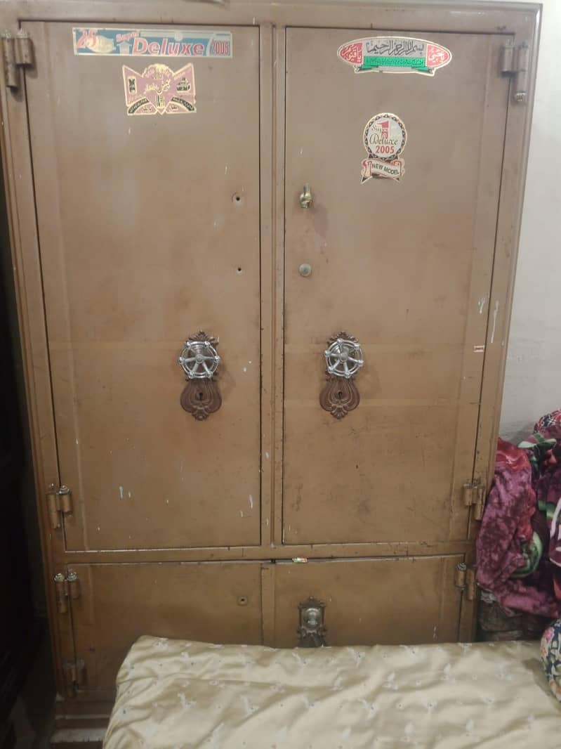 iron solid wardrobe 1