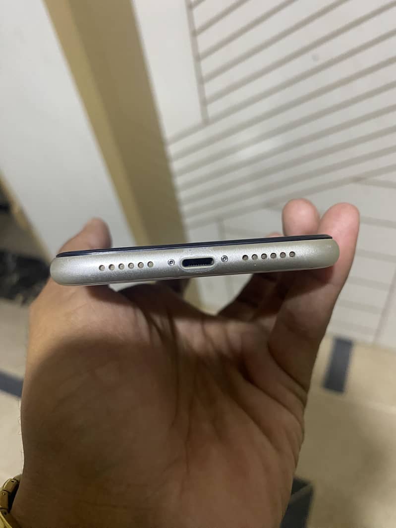 Apple iPhone 11 2