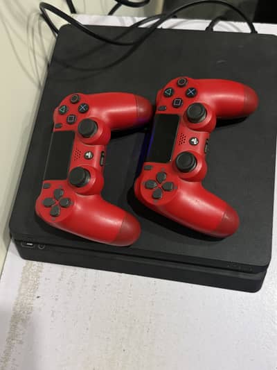 PS4 Slim 1 TB in Best comdition For Sale