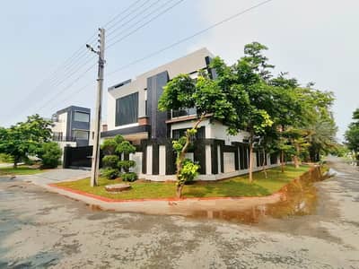 1 Kanal Corner House Prime Location Valancia Town Lahore