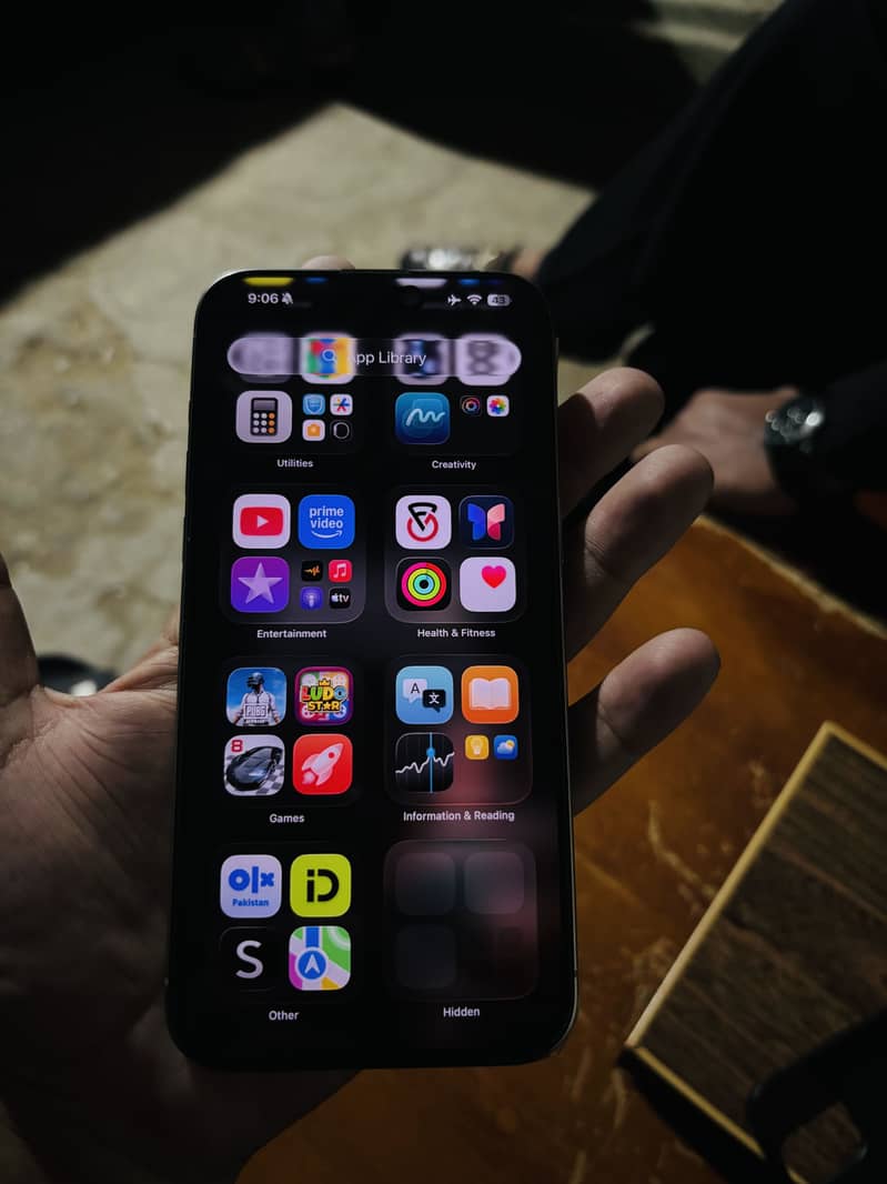 Apple iPhone 15 Pro Max 2