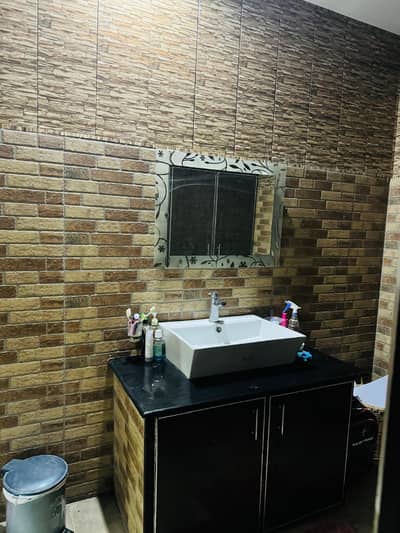 Allama Iqbal Town 10 Marla VIP Portion Available For Rent