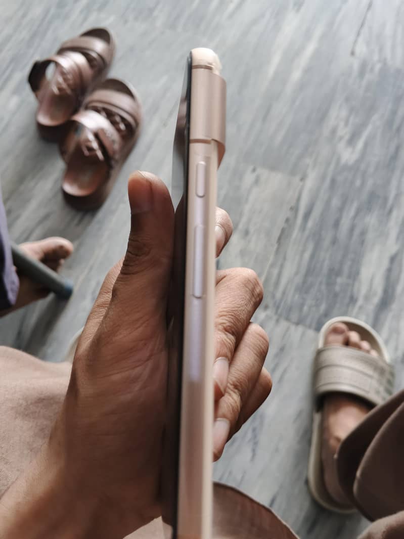 Google Pixel 8 2