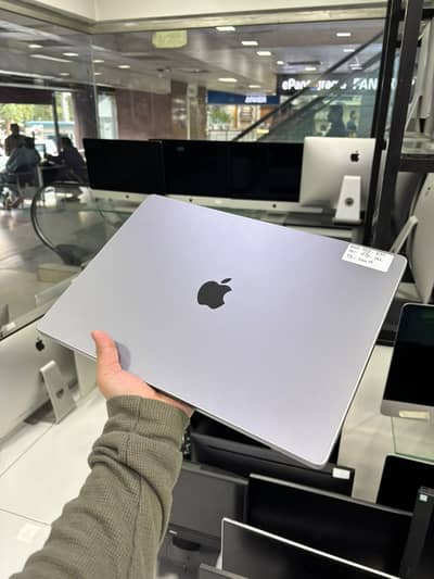 Apple MacBook Pro 16-inch M1 Pro 16GB RAM | 1TB SSD 100%Battery Health