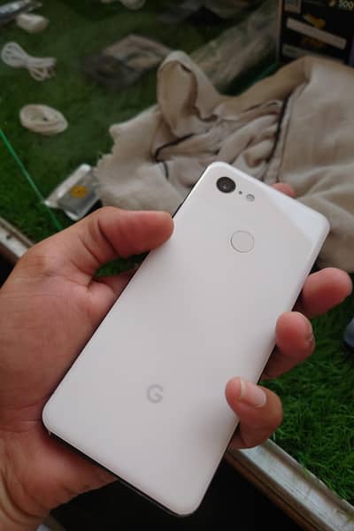 Google Pixel 3 all ok ha orignl pnl  patch ho jayy ga 64gb 03000479747