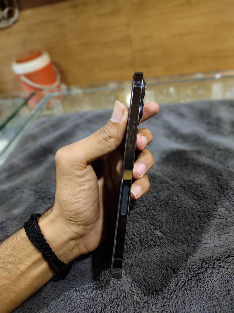 Apple iPhone 12 Pro Max 3