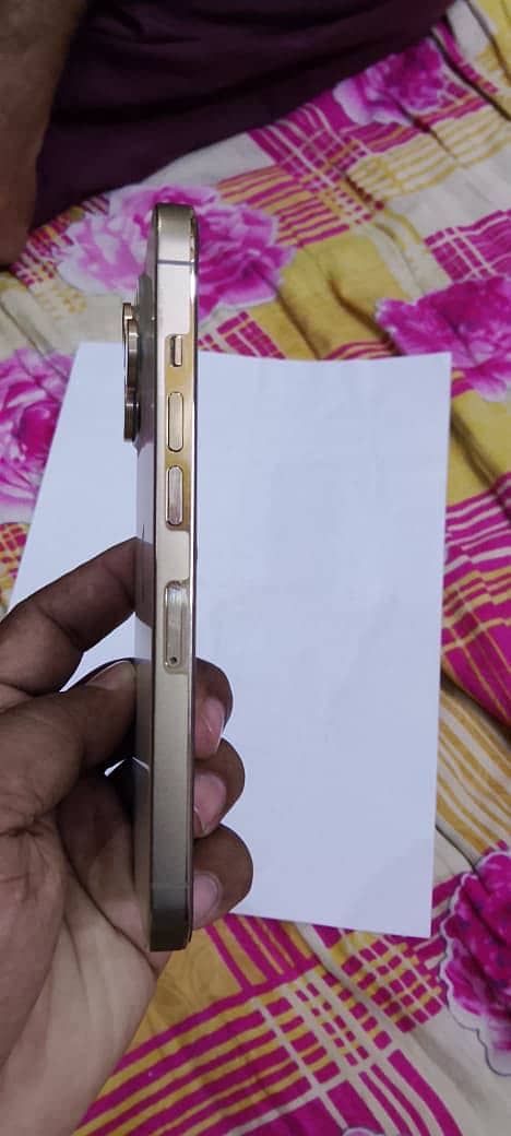 Apple iPhone 13 Pro 2