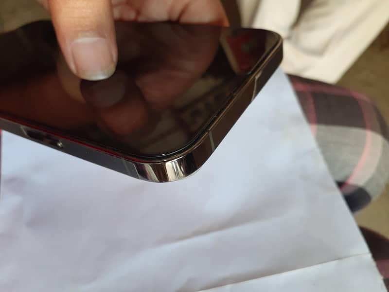 Apple iPhone 13 Pro Max 4