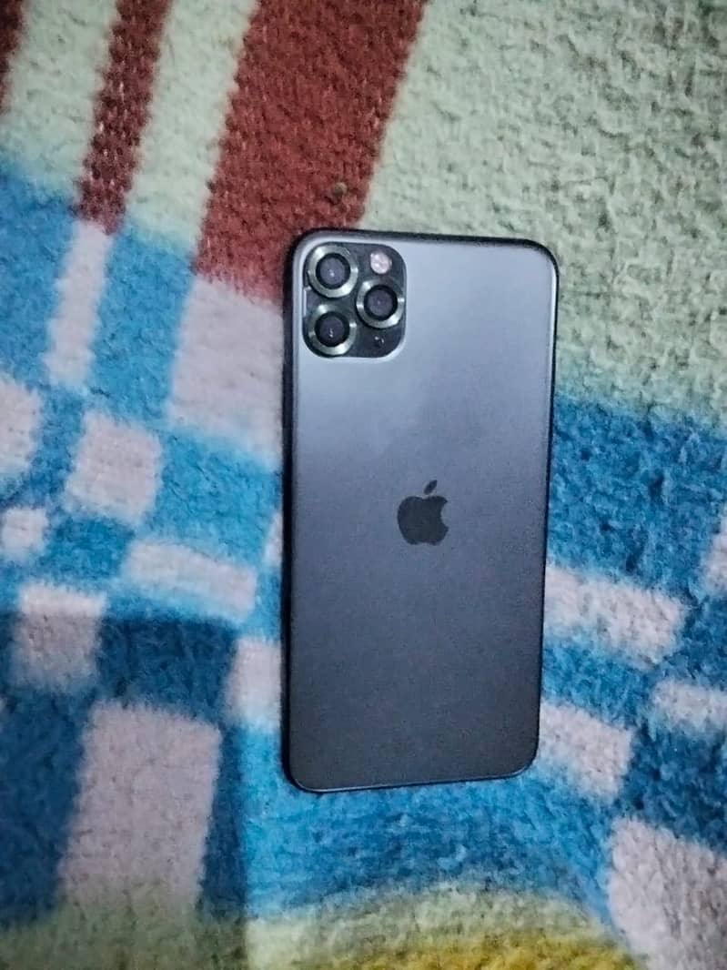 Apple iPhone 11 Pro Max 3