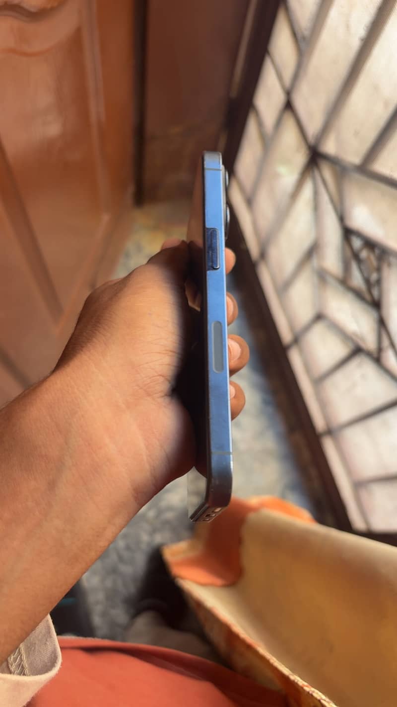 Apple iPhone 13 Pro 4