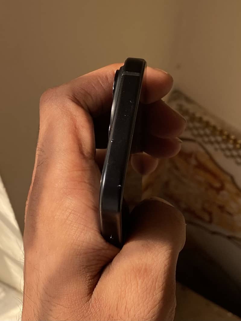 iPhone 15 5