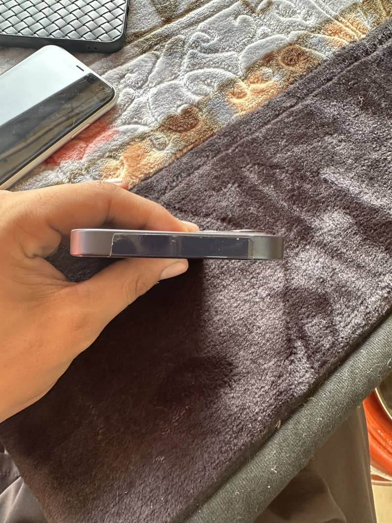 Apple iPhone 12 mini 4