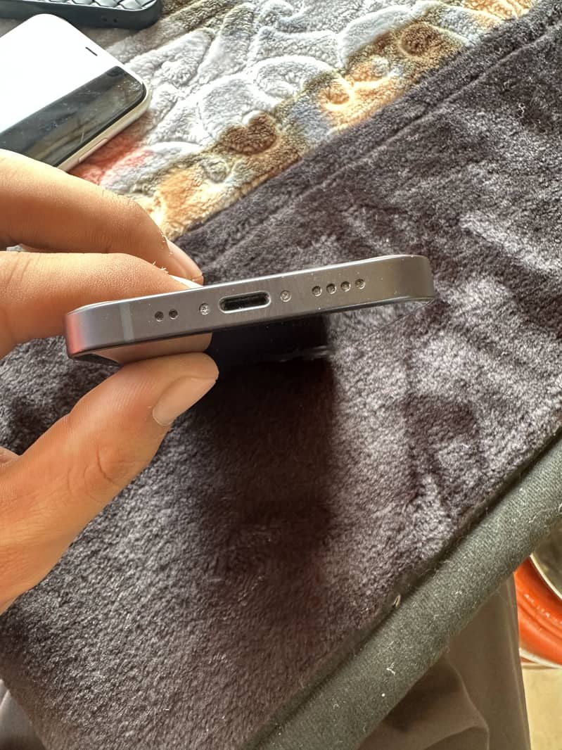 Apple iPhone 12 mini 6