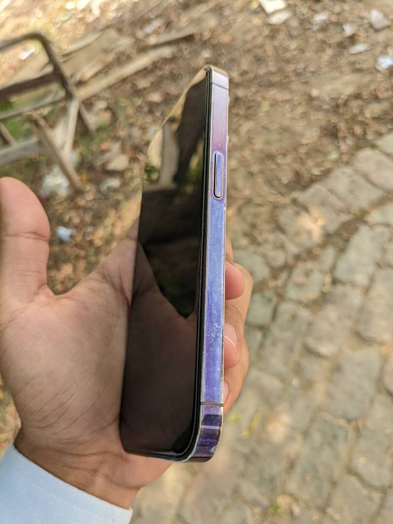 Apple iPhone 14 Pro 1