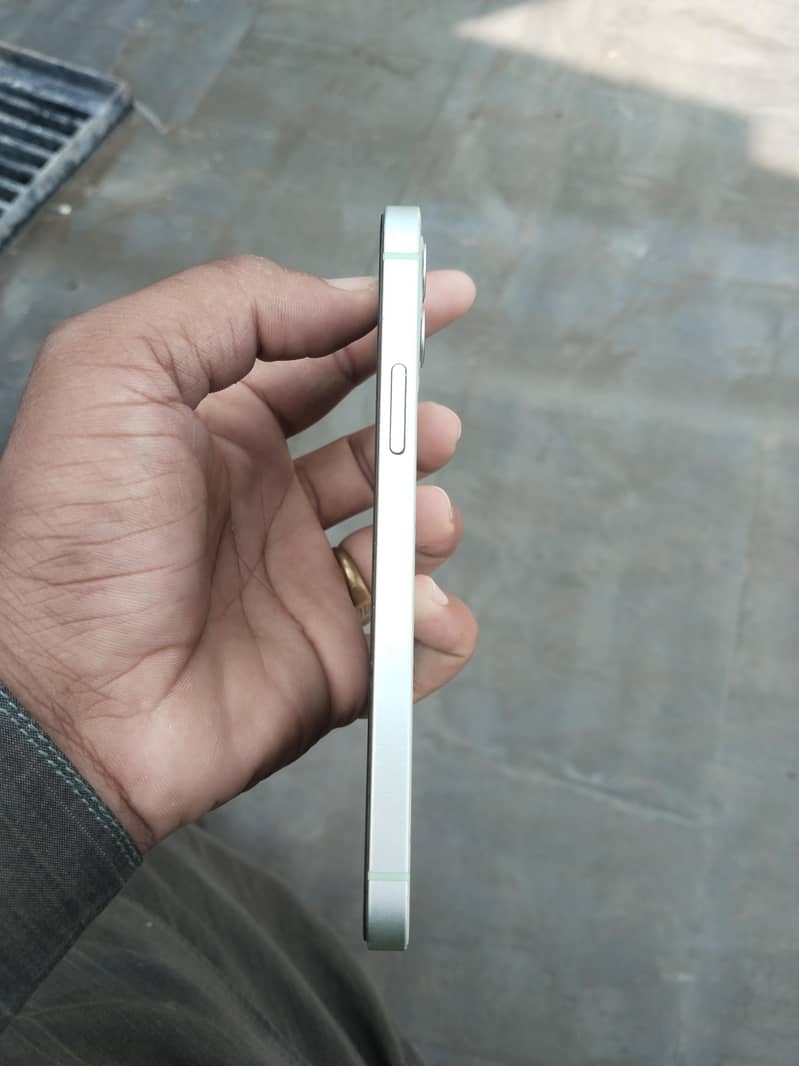 Apple iPhone 12 1
