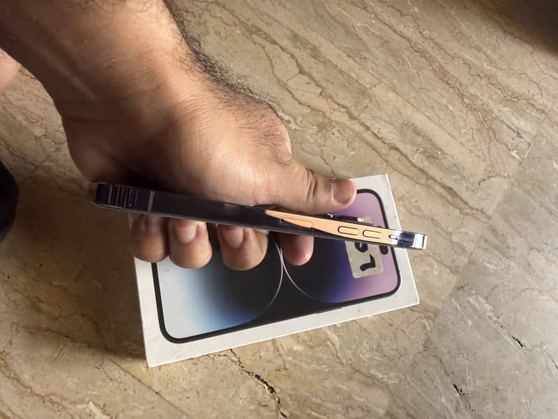 Apple iPhone 14 Pro Max 1