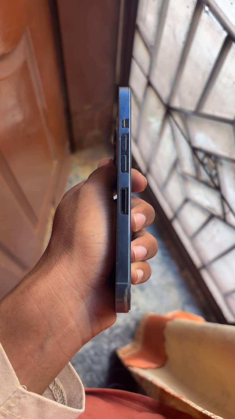Apple iPhone 13 Pro 1
